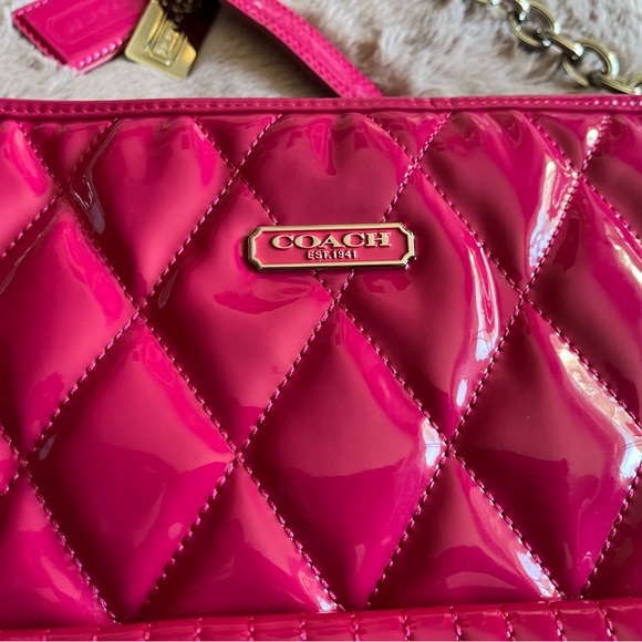 Coach Pink Quilted Shoulder Bag with turn-lock pocket - Picture 4 of 16